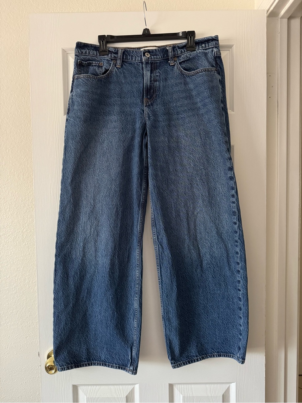 Abercrombie & Fitch Low Rise Ultra Loose Jeans Wide Leg - size 30